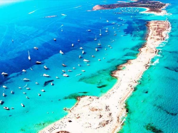Ibiza látnivalók kötelezője Formentera szigete és az Illetes tengerpart