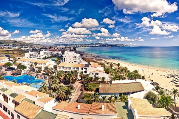 Ibiza egyik legpartizósabb helye Playa d’en Bossa
