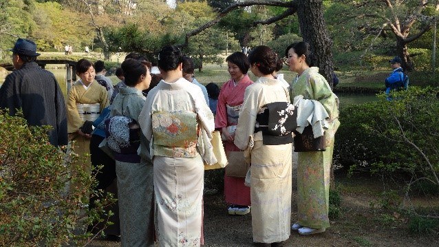 Japán nők kimonóban