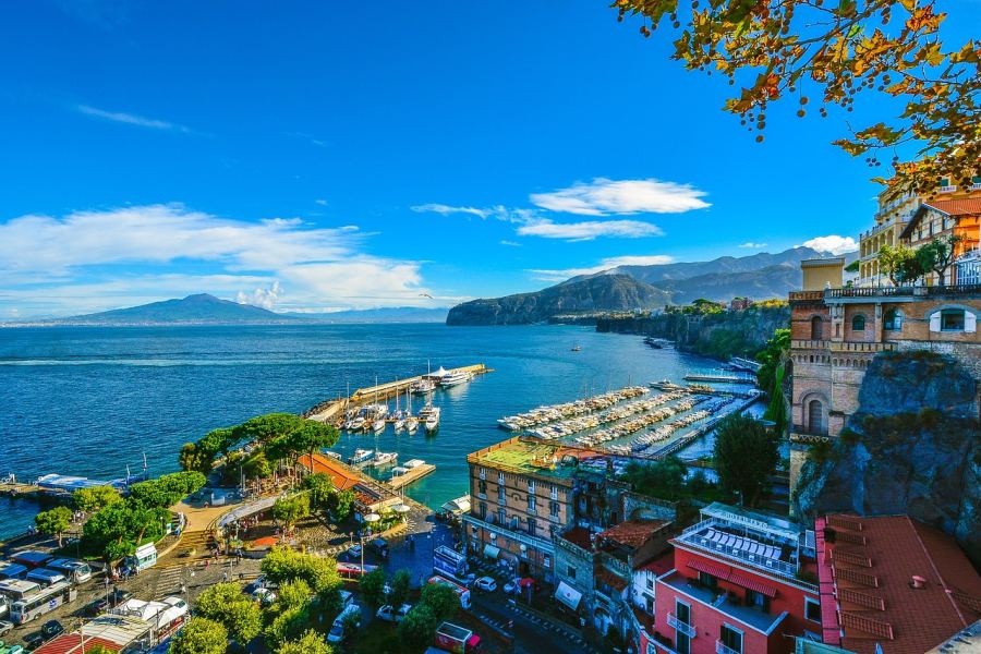 Sorrento népszerű kiindulópont az Amalfi-parthoz