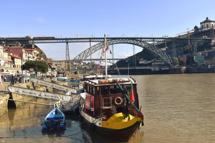 Porto látképe a Duoro mellől