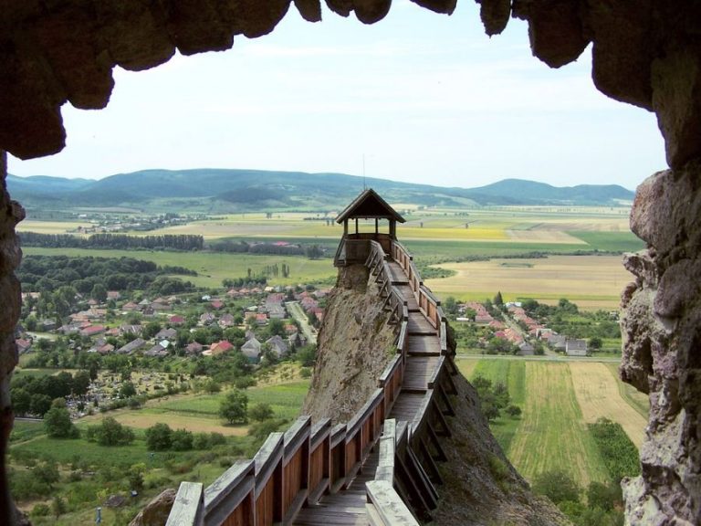 Pécs és környéke látnivalók, térképpel - Utazáskatalógus