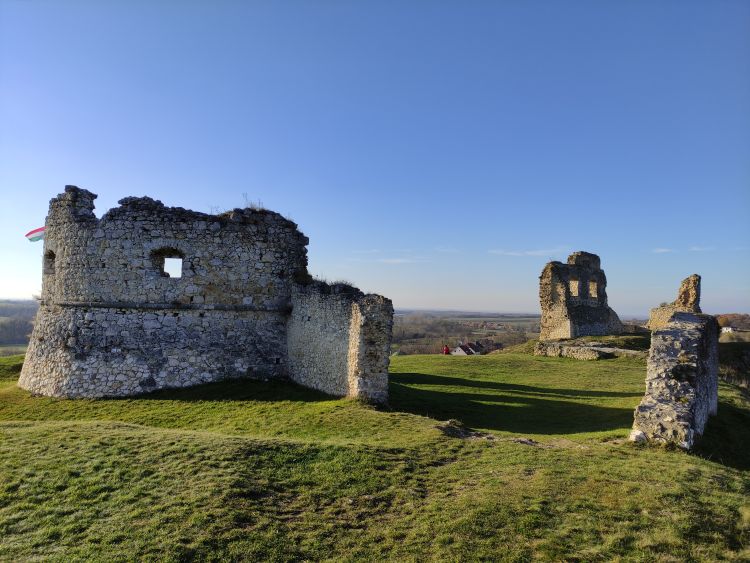A Szarvaskő várának romjaitól remek kilátás nyílik