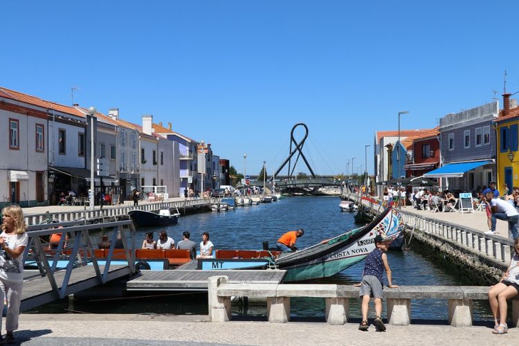 Portugália Velencéjének is hívják a várost