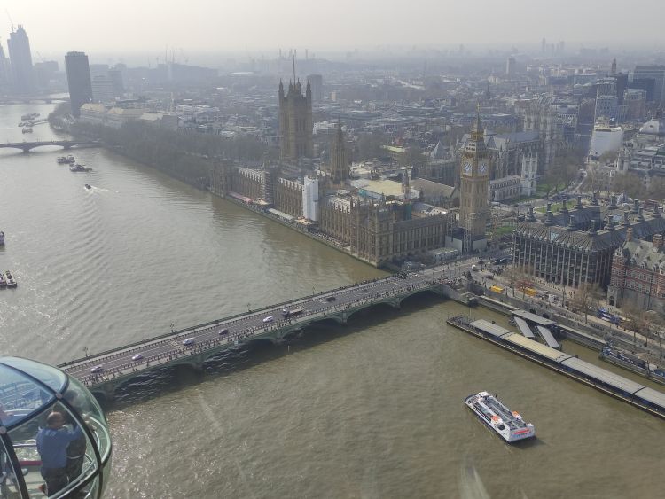 Kilátás a London Eye-ról