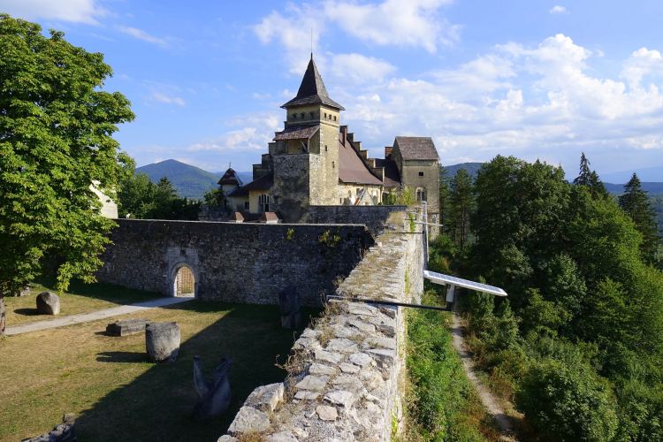 Ostrožac várkastélya