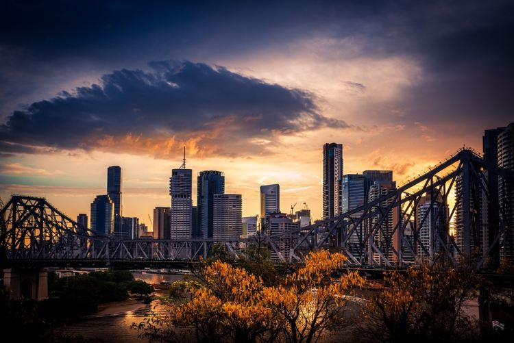A történelmi és modern épületek keveréke Brisbane