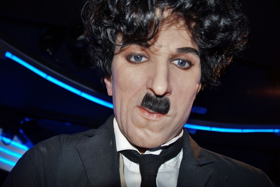 Chaplin viaszszobra is látható