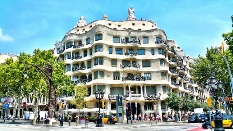 Tipikus Gaudi épület