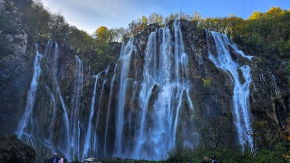 Kirándulás Európa legszebb vízesésrendszeréhez, a Plitvicei-tavakhoz