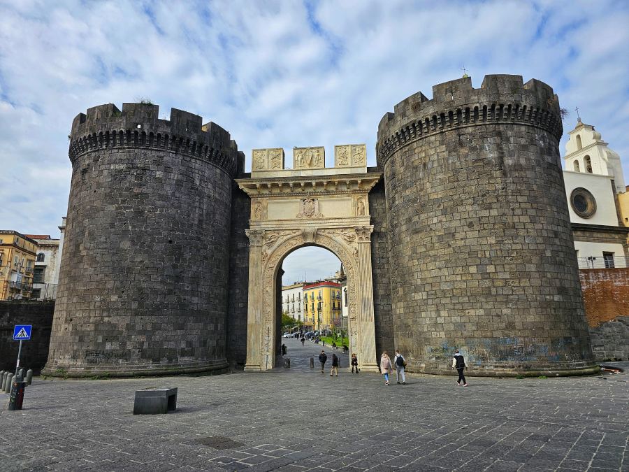 Porta Capuana