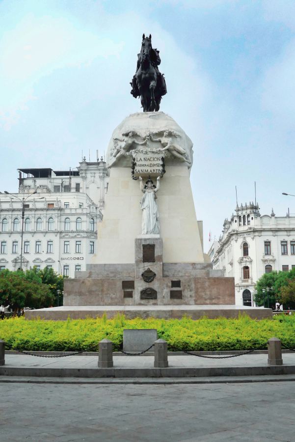 San Martín lovasszobra