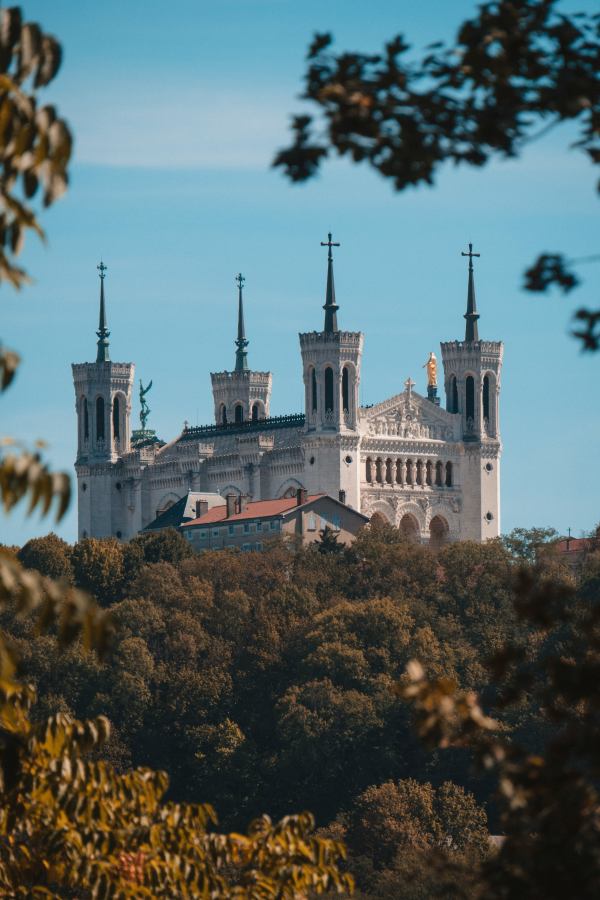 Lyon látképét uralja