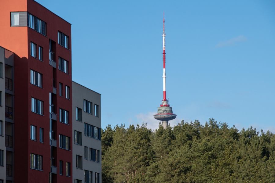 Egy forgó étterem is működik