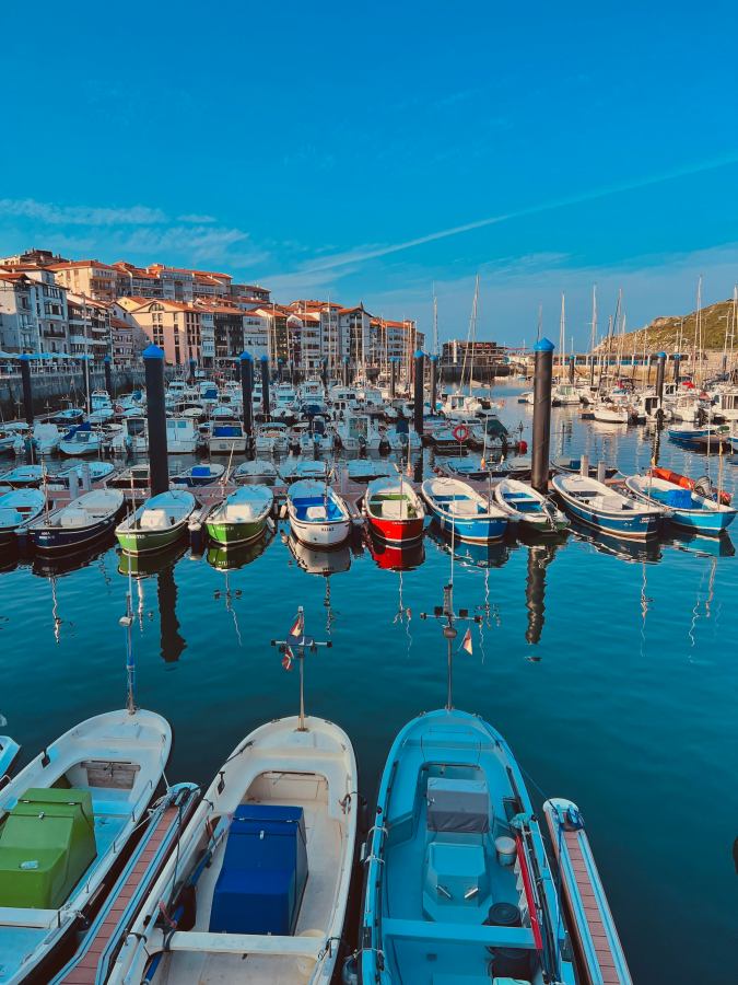 Népszerű kikötője van