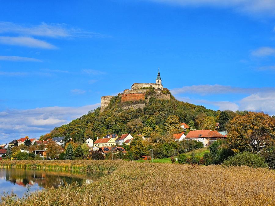 A várkastély és a város is nagyon szép