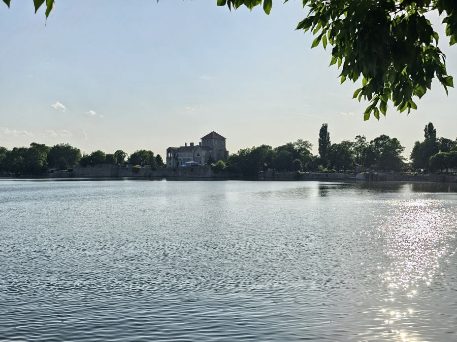 Az Öreg-tavat érdemes körbegyalogolni