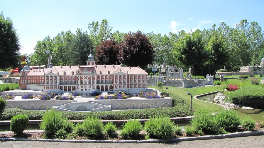 Rengeteg híres épület kicsinyített másolata látható