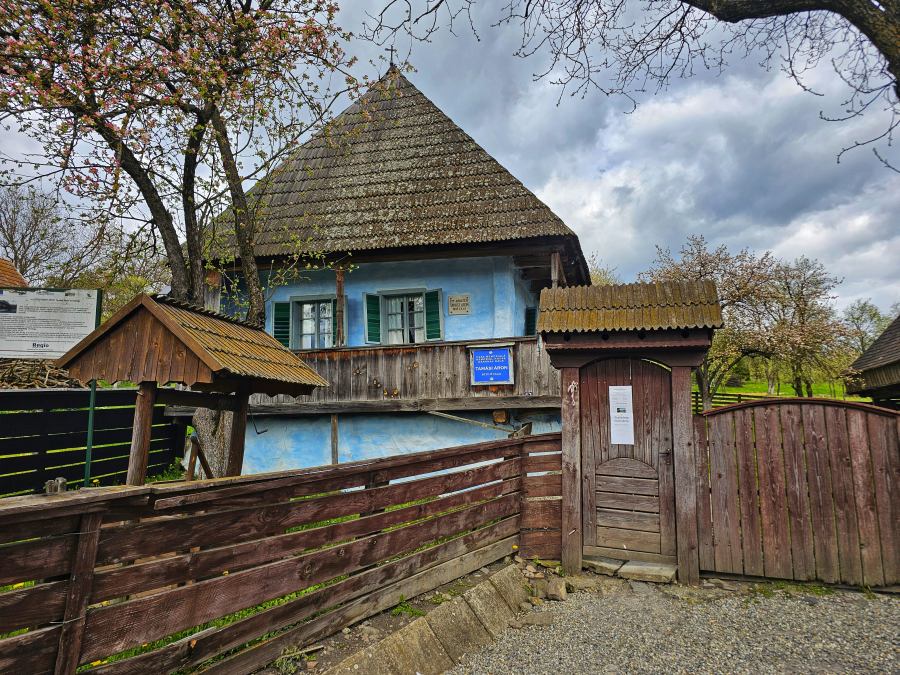 Farkaslaka, Tamási Áron szülőháza