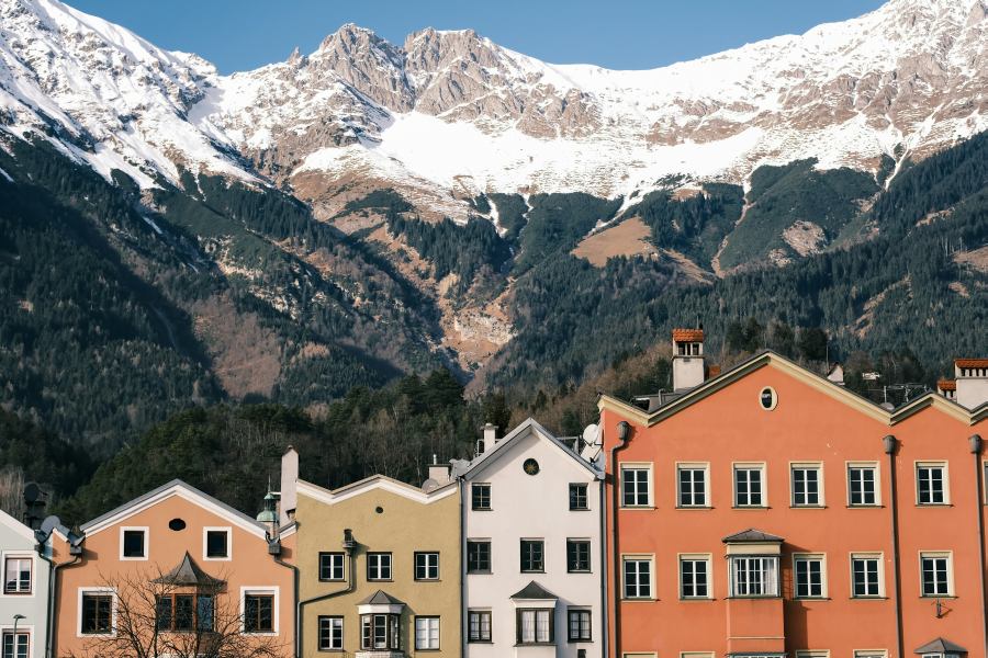 Innsbruck mögött emelkedik ez a monumentális hegy