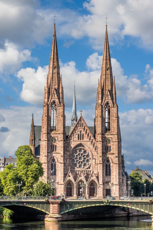 Szintén monumentális templom